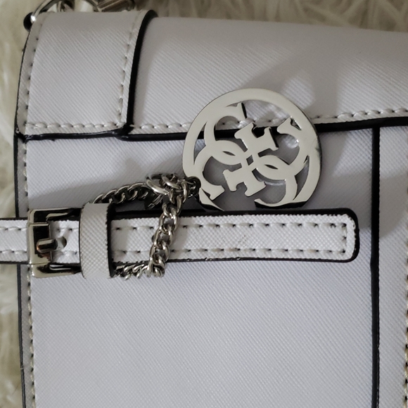 Guess Bucket Bag - Picture 3 of 4